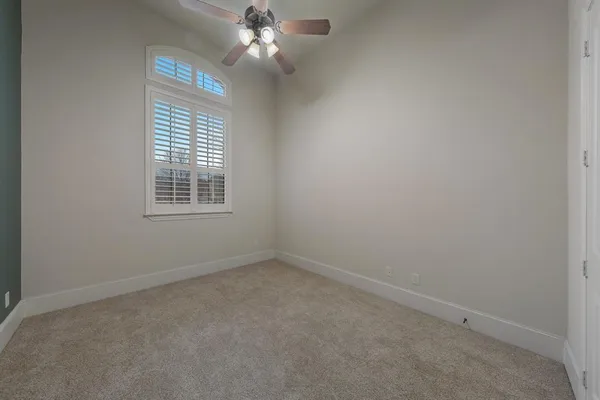 $960,000 | 109 Meadowlands Drive, Denton, TX 76210