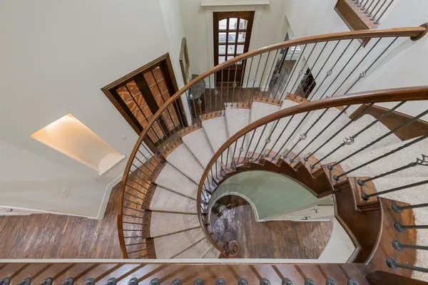 $960,000 | 109 Meadowlands Drive, Denton, TX 76210