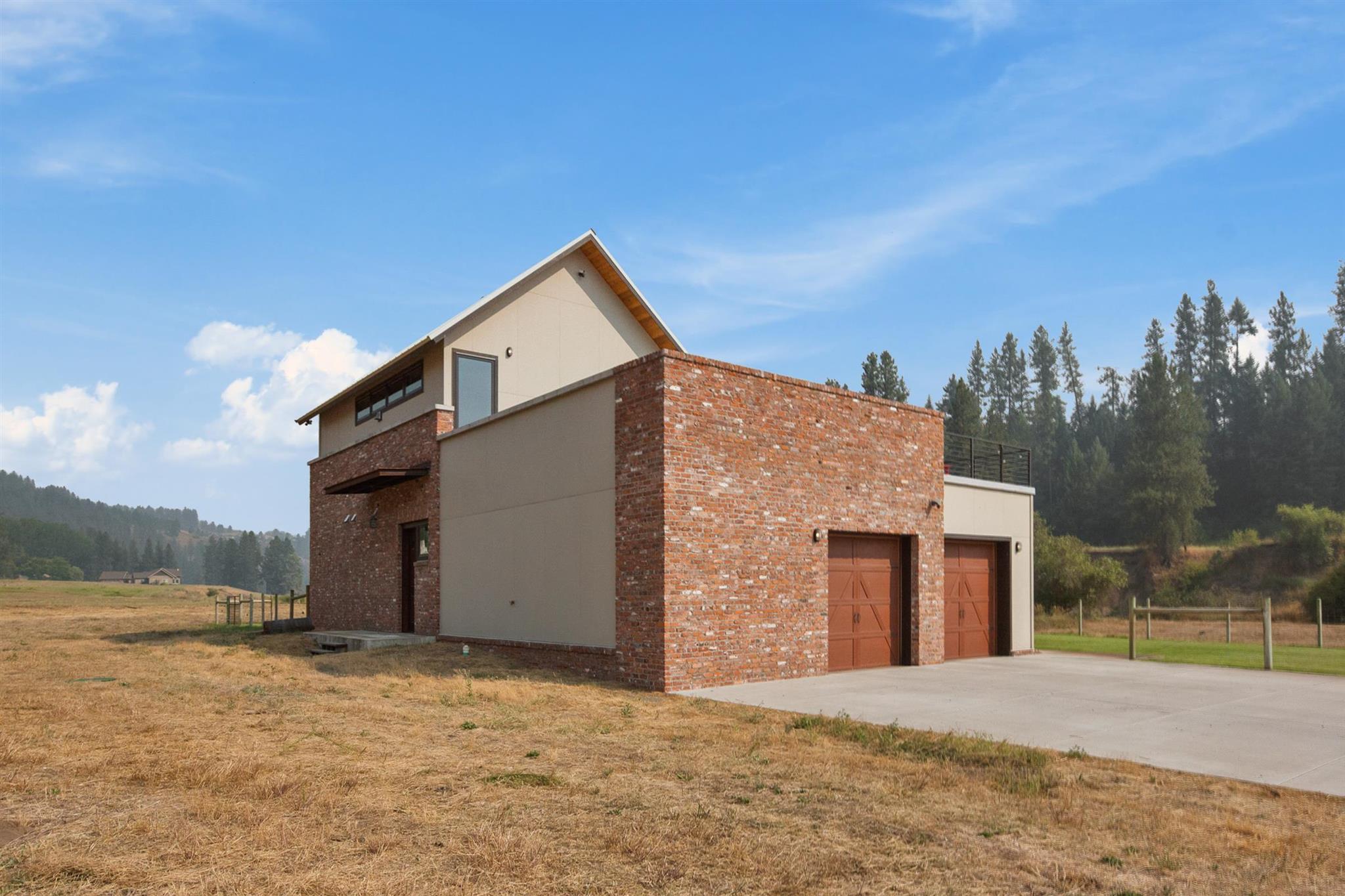 10422 South Hangman Valley Road Spokane, WA 99224 - Photo 3 of 34 Gallery Image 3