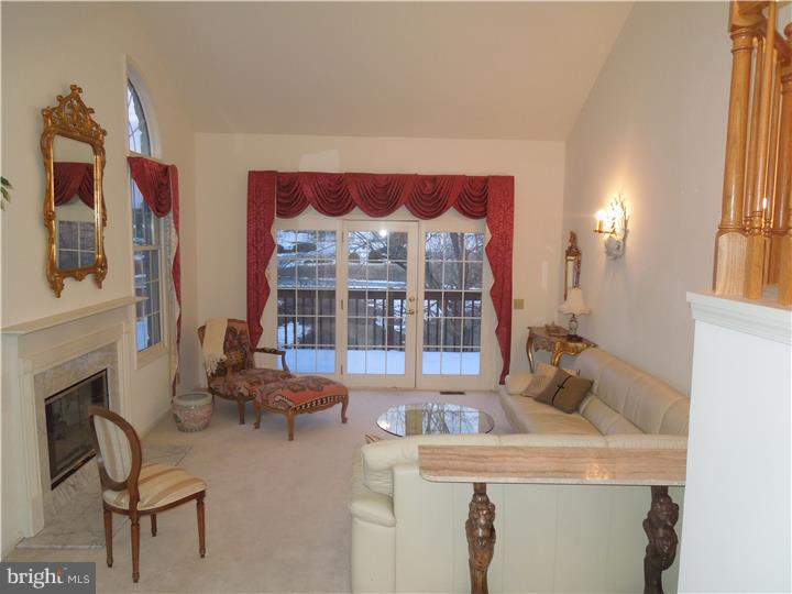 36 Southampton Parish Road Landenberg, PA 19350 - Photo 4 of 24 Living Room