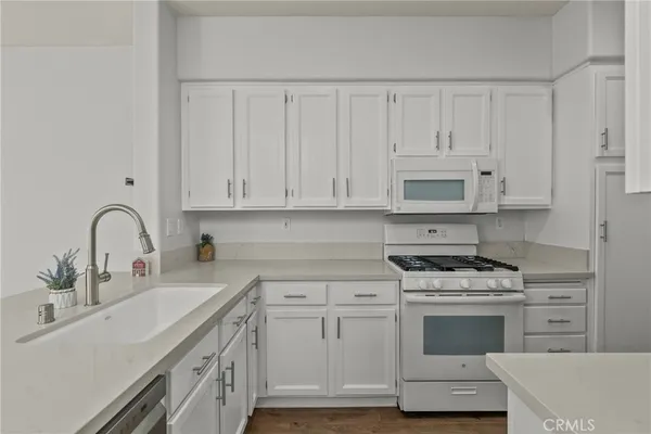 $645,000 | 23147 Napa Drive, Valencia, CA 91354