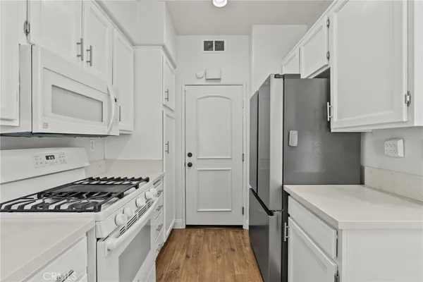 $645,000 | 23147 Napa Drive, Valencia, CA 91354