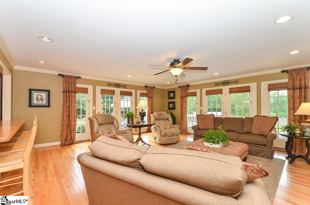 450 Farm Lake Road Boiling Springs, SC 29316 - Photo 7 of 32 Gallery Image 7