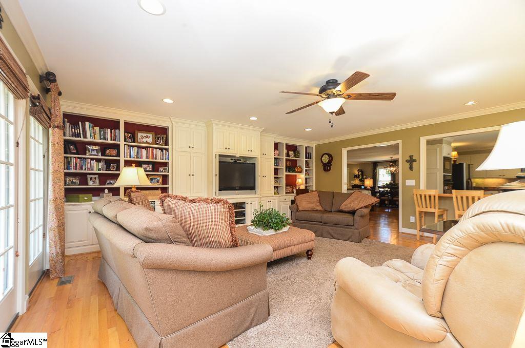 450 Farm Lake Road Boiling Springs, SC 29316 - Photo 8 of 32 Gallery Image 8