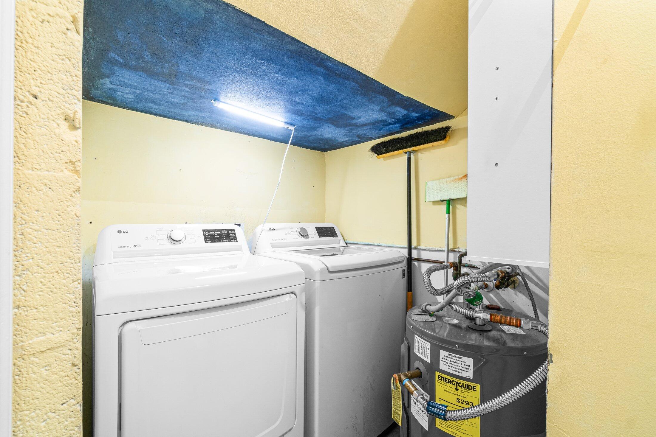 5750 Coach House Circle, Unit C Boca Raton, FL 33486 - Photo 22 of 30 Laundry Room