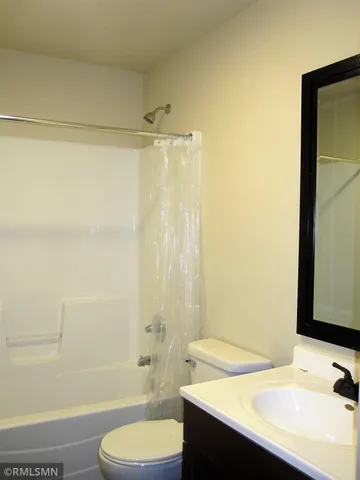 $1,150 | 308 Willow Street, Unit 5, Somerset, WI 54025