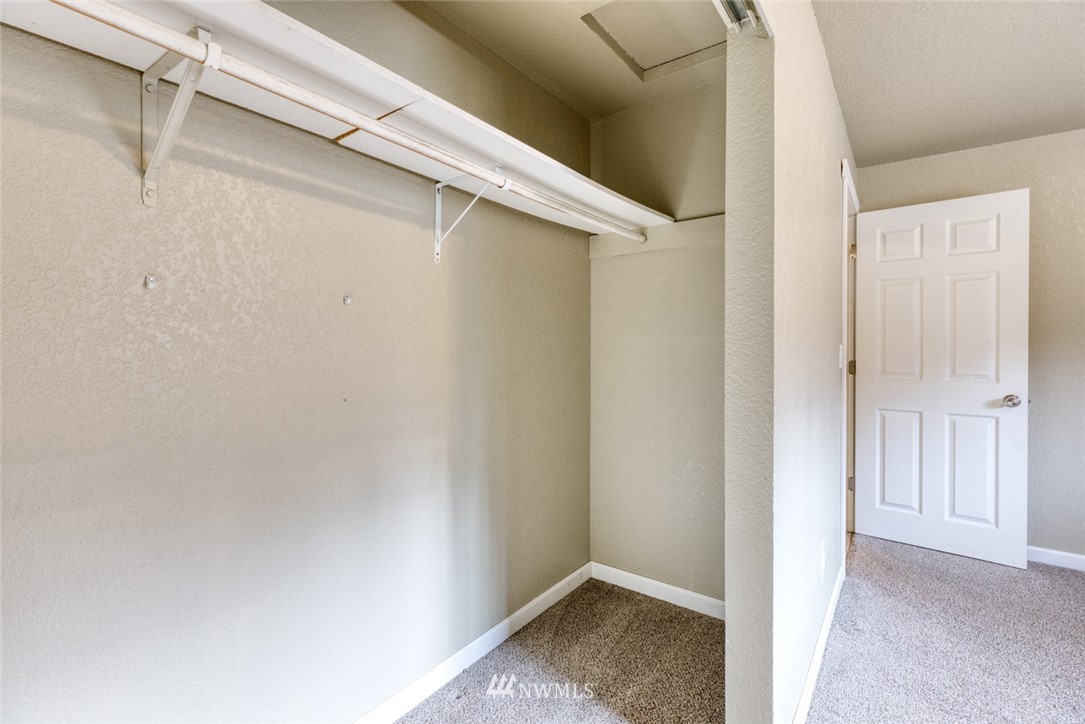 17517 48th Street East Lake Tapps, WA 98391 - Photo 12 of 36 a view of closet