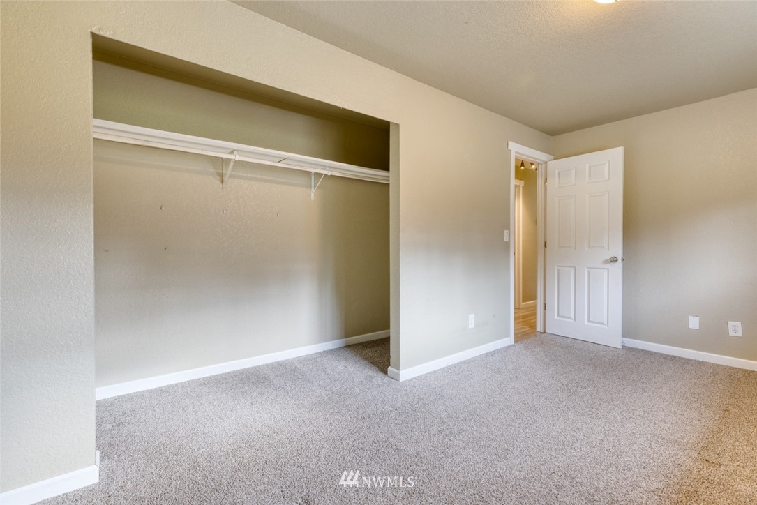 17517 48th Street East Lake Tapps, WA 98391 - Photo 13 of 36 a view of an empty room