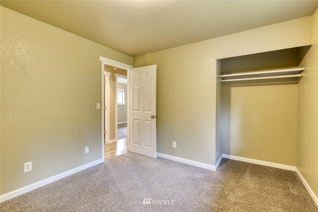 17517 48th Street East Lake Tapps, WA 98391 - Photo 20 of 36 a view of an empty room