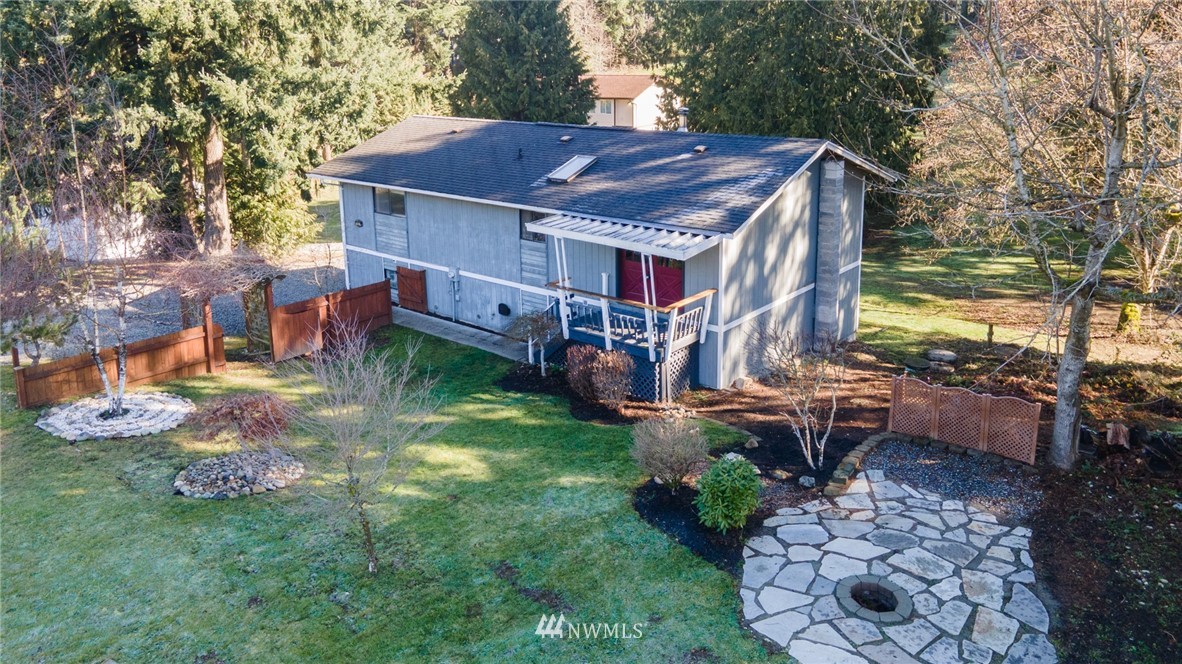 17517 48th Street East Lake Tapps, WA 98391 - Photo 2 of 36 a view of a house with a yard