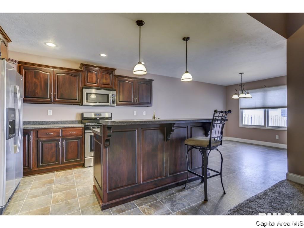 2910 Cronin Drive Springfield, IL 62711 - Photo 14 of 36