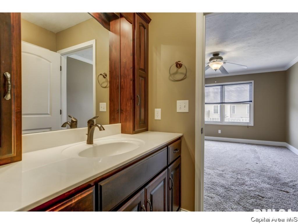 2910 Cronin Drive Springfield, IL 62711 - Photo 19 of 36