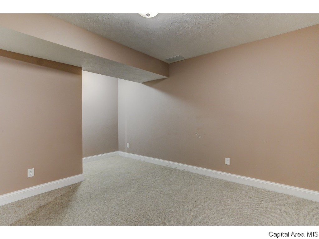 2910 Cronin Drive Springfield, IL 62711 - Photo 32 of 36
