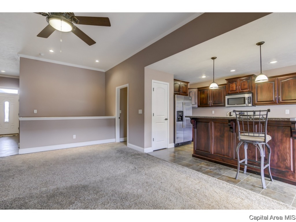 2910 Cronin Drive Springfield, IL 62711 - Photo 6 of 36