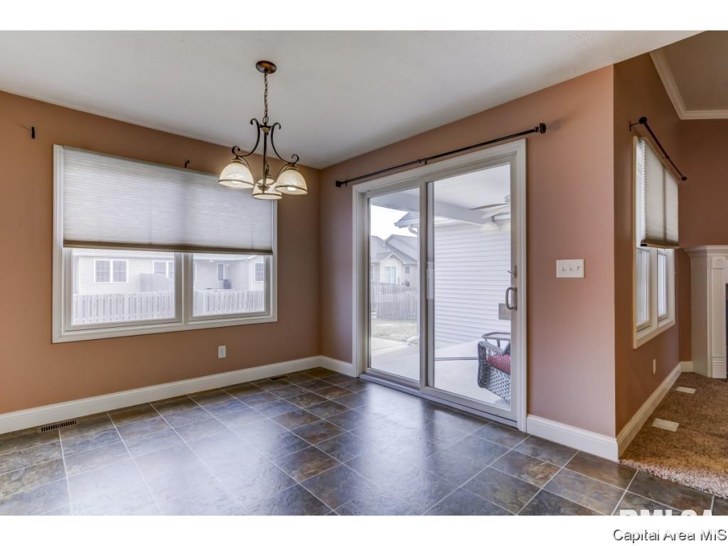 2910 Cronin Drive Springfield, IL 62711 - Photo 9 of 36