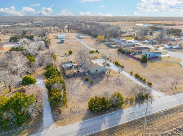 $244,000 | 501 West 33rd Avenue, Winfield, KS 67156