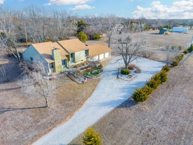 $244,000 | 501 West 33rd Avenue, Winfield, KS 67156