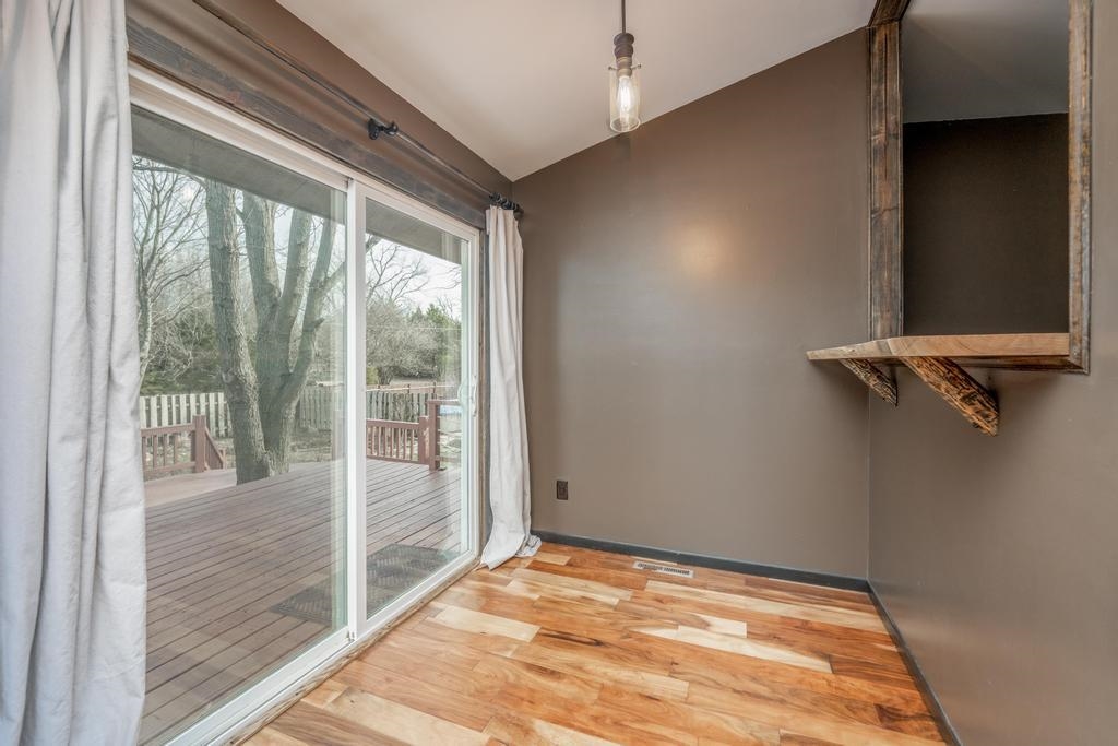 501 West 33rd Avenue Winfield, KS 67156 - Photo 9 of 33