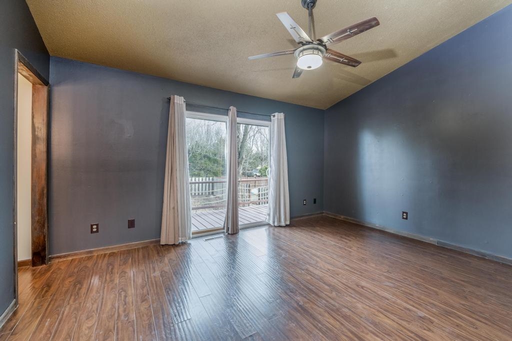 501 West 33rd Avenue Winfield, KS 67156 - Photo 10 of 33