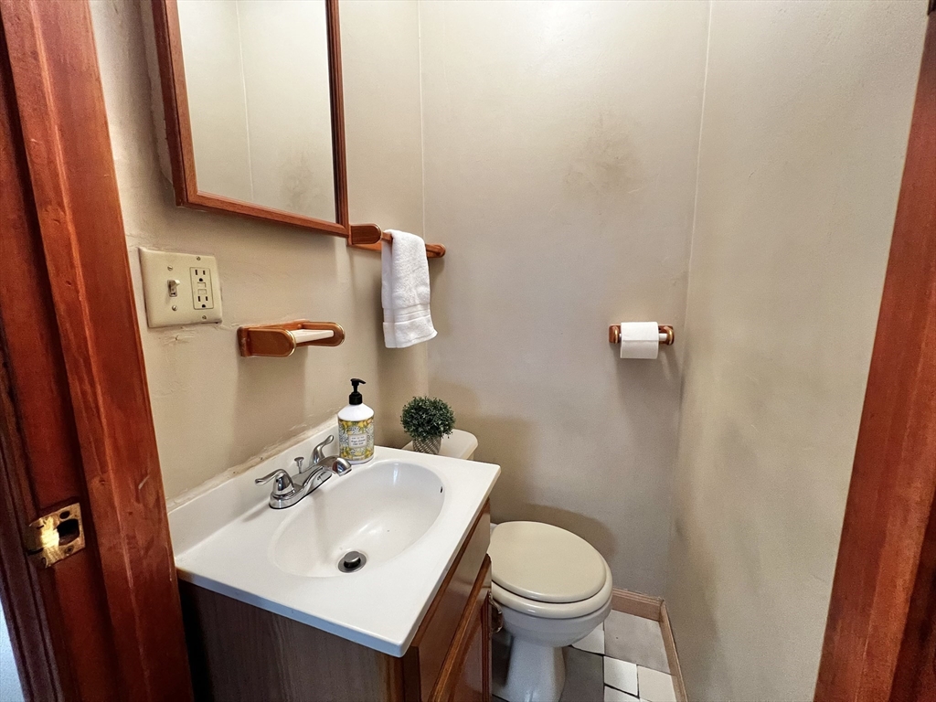 16 Rogers Avenue Springfield, MA 01151 - Photo 13 of 35 Gallery Image 13