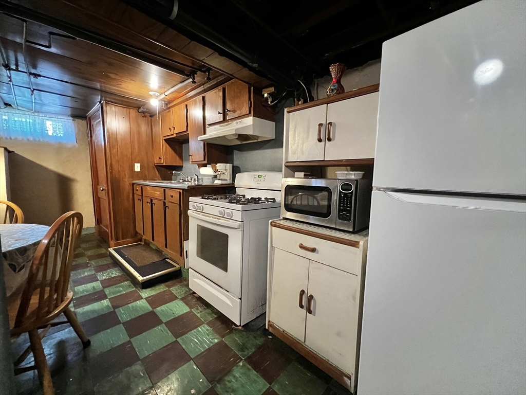 16 Rogers Avenue Springfield, MA 01151 - Photo 25 of 35 Gallery Image 25