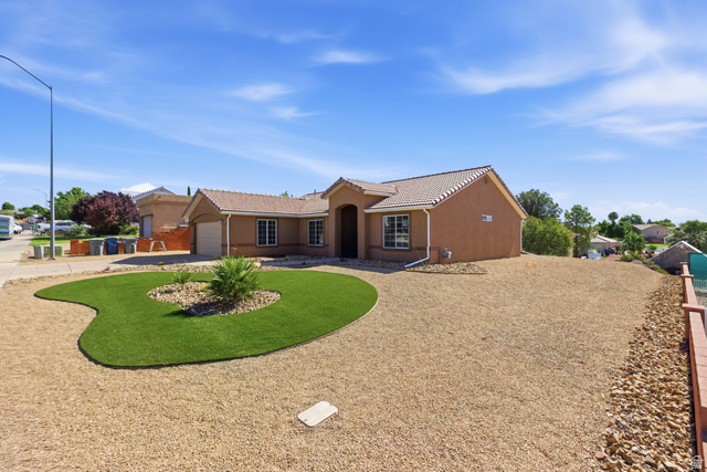 17 South 2000 East St. George, UT 84790 - Photo 3 of 38