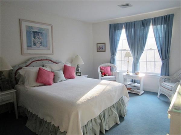 25 Squirrel Road Wellesley, MA 02481 - Photo 12 of 16