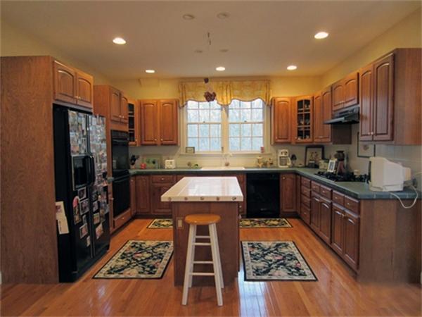 25 Squirrel Road Wellesley, MA 02481 - Photo 7 of 16