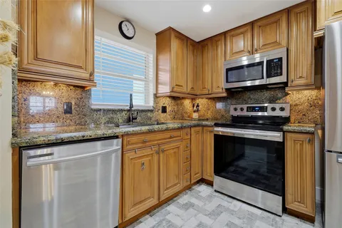 $479,000 | 3051 Northeast 48th Street, Unit 509, Fort Lauderdale, FL 33308