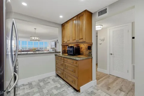 $479,000 | 3051 Northeast 48th Street, Unit 509, Fort Lauderdale, FL 33308