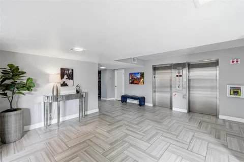 $479,000 | 3051 Northeast 48th Street, Unit 509, Fort Lauderdale, FL 33308