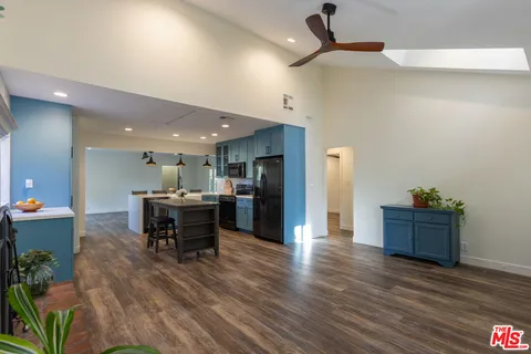 $899,000 | 8362 Shirley Avenue, Northridge, CA 91324