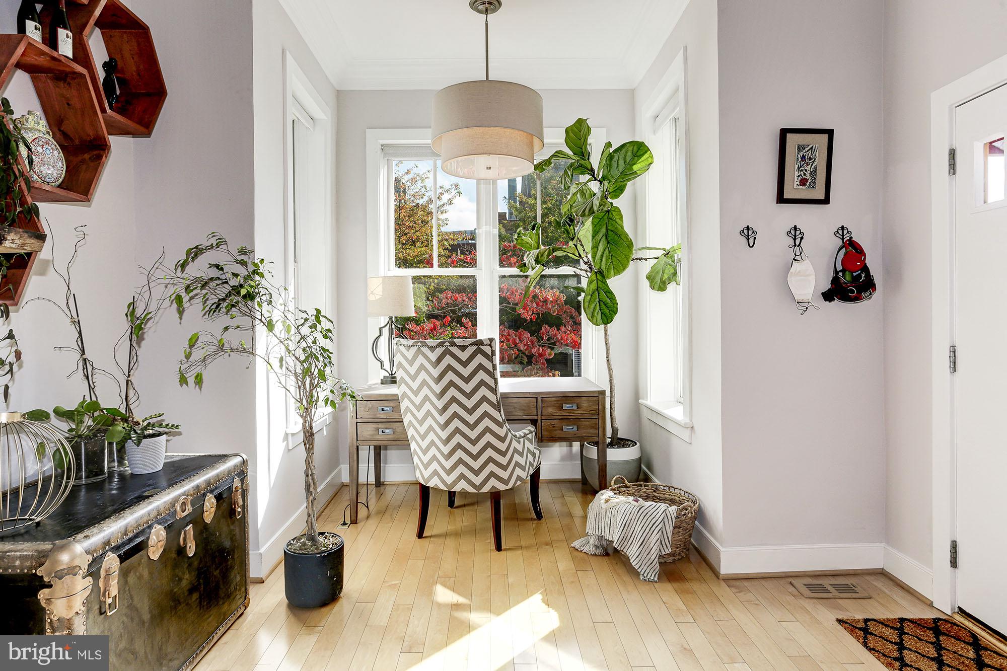 509 P Street Northwest, Unit 1 Washington, DC 20001 - Photo 3 of 25 Living area alcove