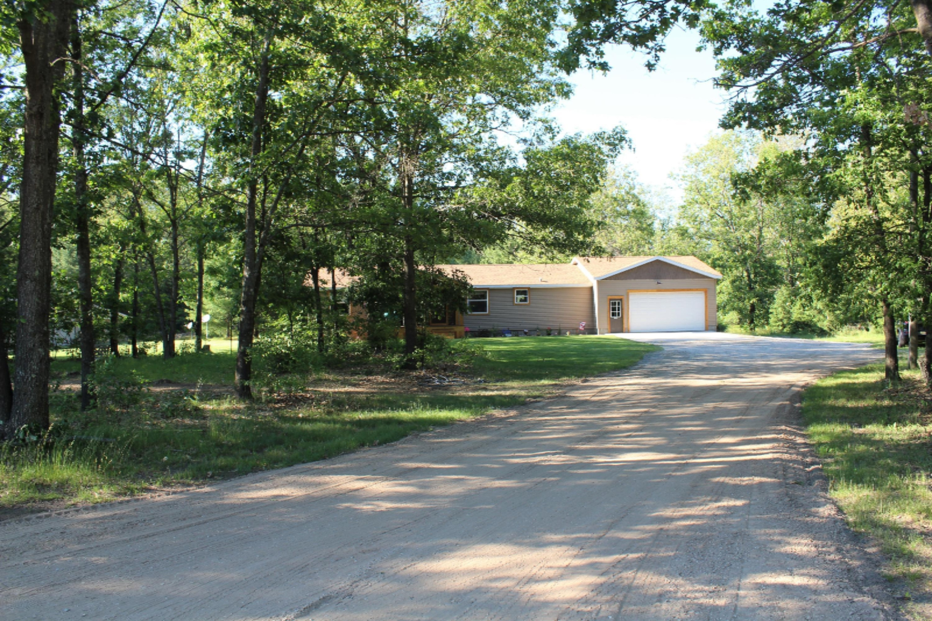 8224 South 116th Avenue Rothbury, MI 49452 - Photo 3 of 72 IMG_0837