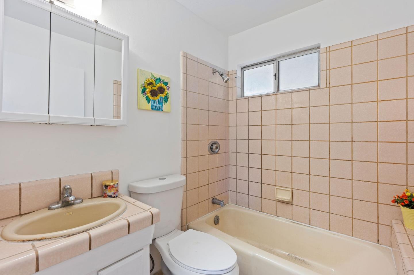 276 Hames Road Watsonville, CA 95076 - Photo 28 of 43 a bathroom with a sink a toilet and bathtub