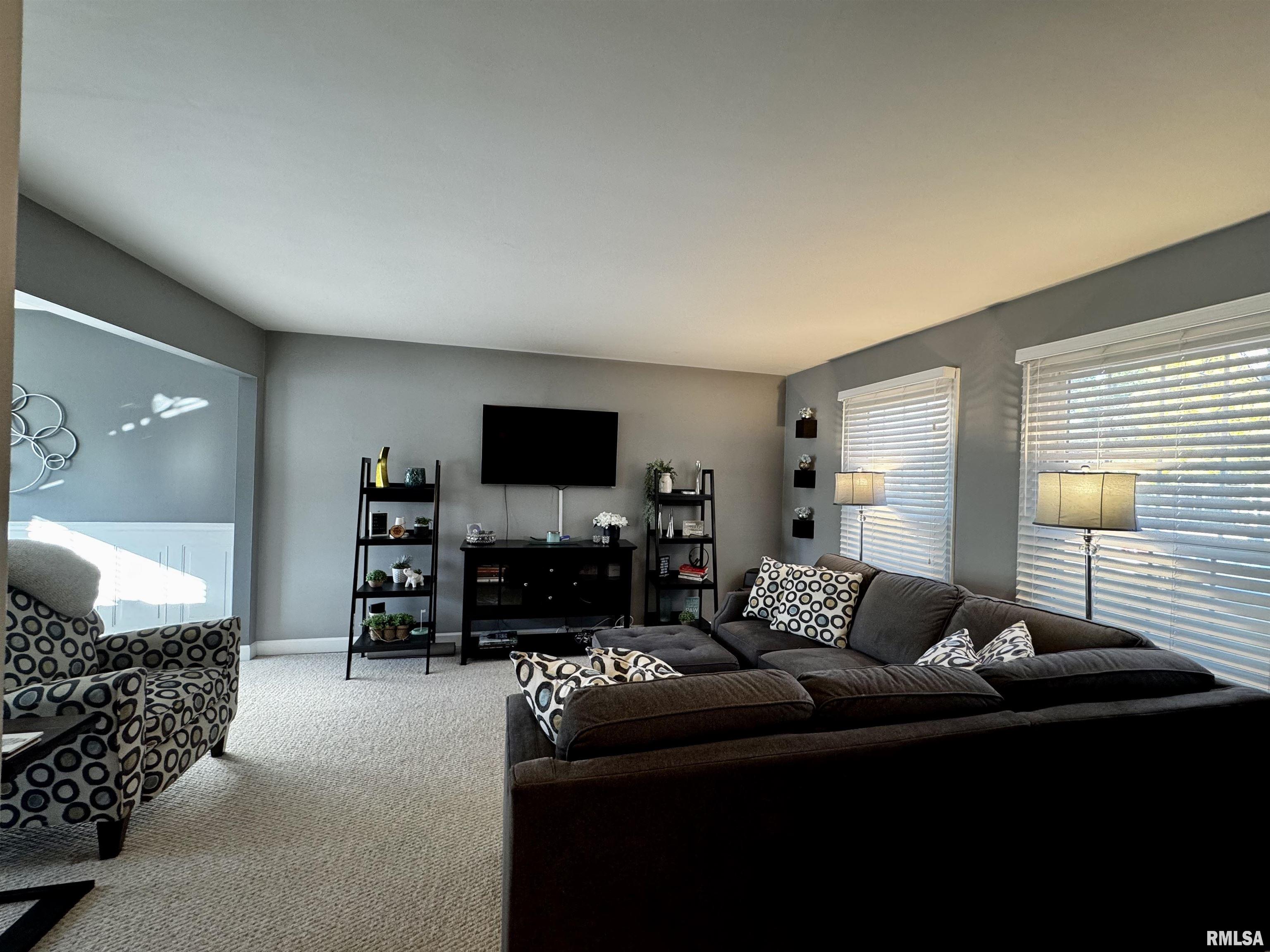 30 South Yorktown Road Macomb, IL 61455 - Photo 4 of 19 Gallery Image 4