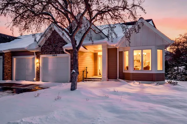 $630,000 | 303 Sunflower Court, Vadnais Heights, MN 55127