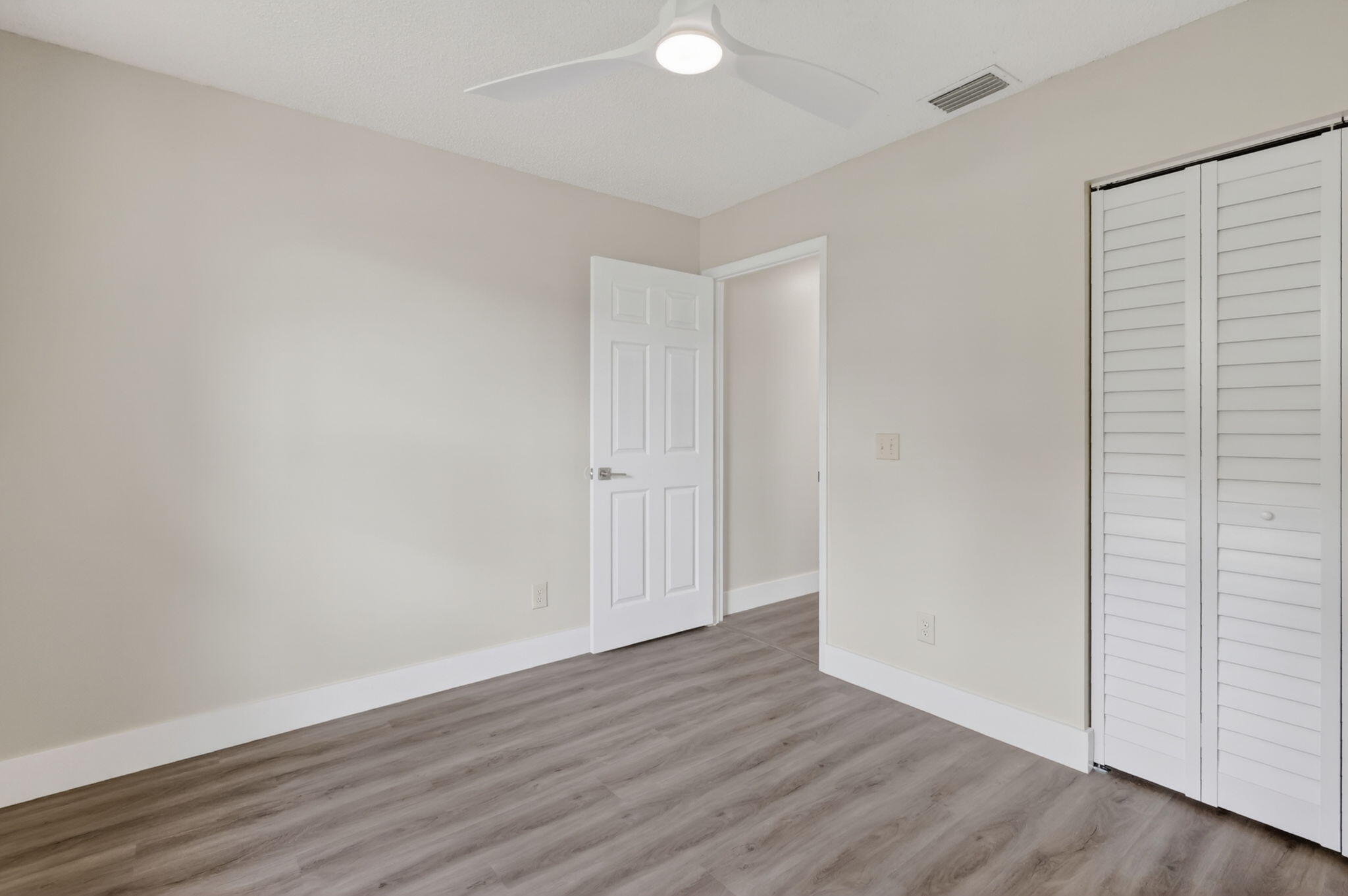 5868 Southeast Collins Avenue Stuart, FL 34997 - Photo 21 of 32 24-web-or-mls-5P1A2097