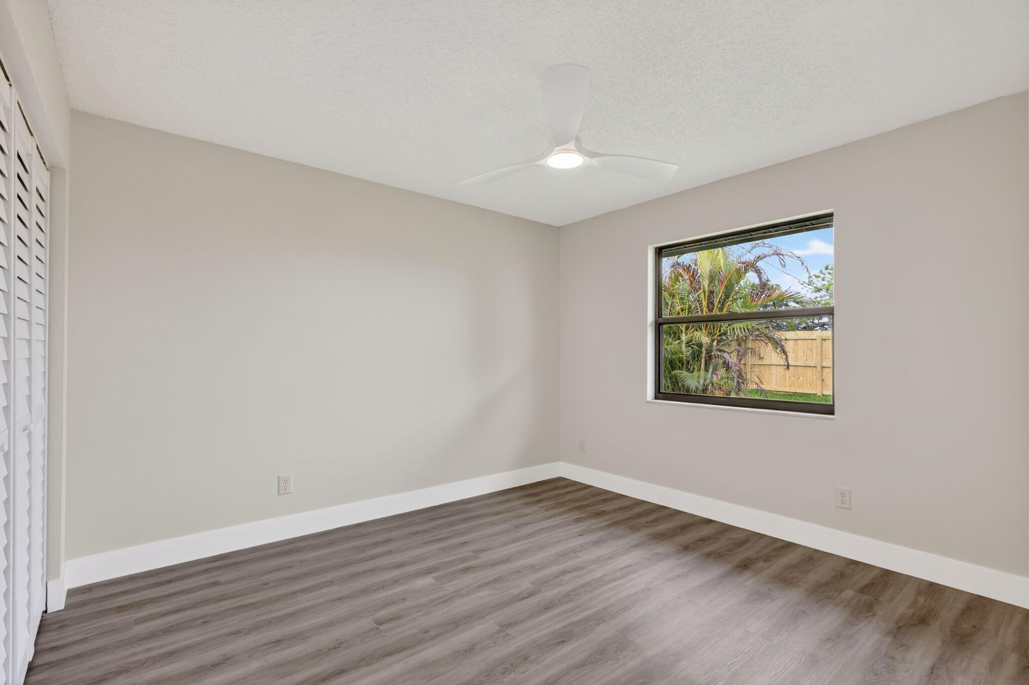 5868 Southeast Collins Avenue Stuart, FL 34997 - Photo 22 of 32 15-web-or-mls-5P1A2023