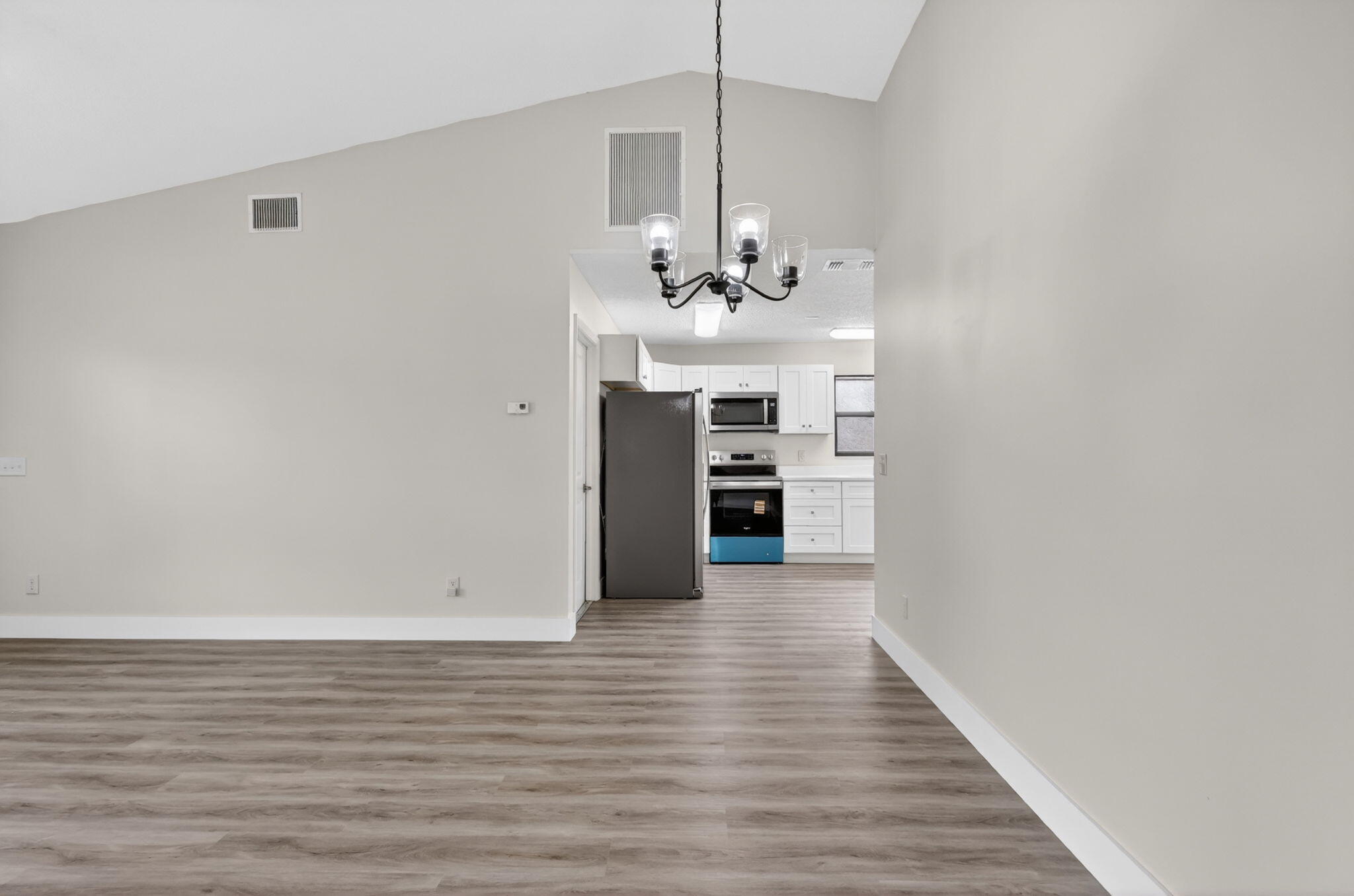 5868 Southeast Collins Avenue Stuart, FL 34997 - Photo 8 of 32 7-web-or-mls-5P1A1983
