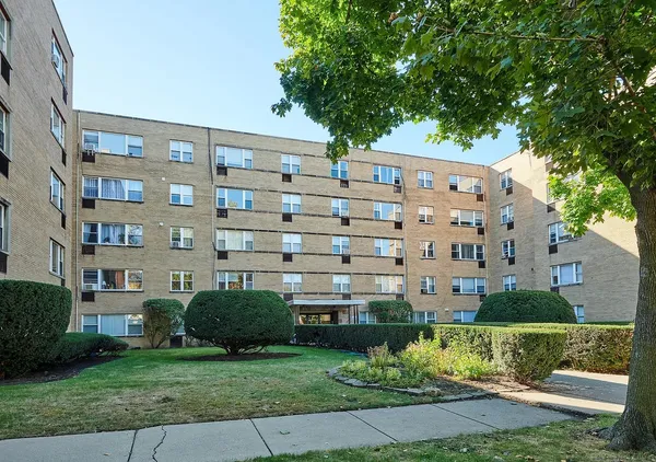 $1,850 | 2115 West Farwell Avenue, Unit 202, Chicago, IL 60645