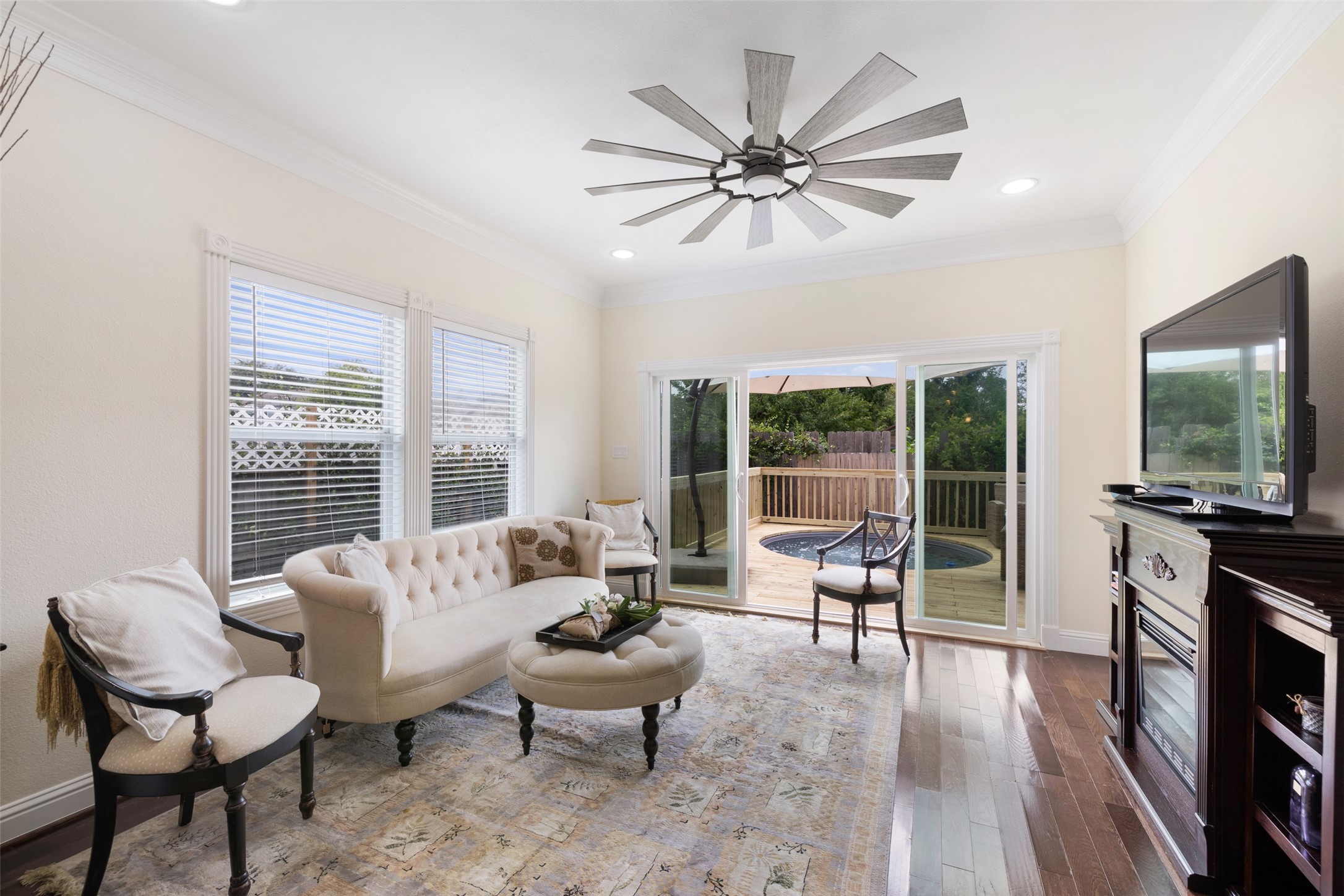 608 Jewett Street Houston, TX 77009 - Photo 12 of 23 a living room with furniture and a flat screen tv