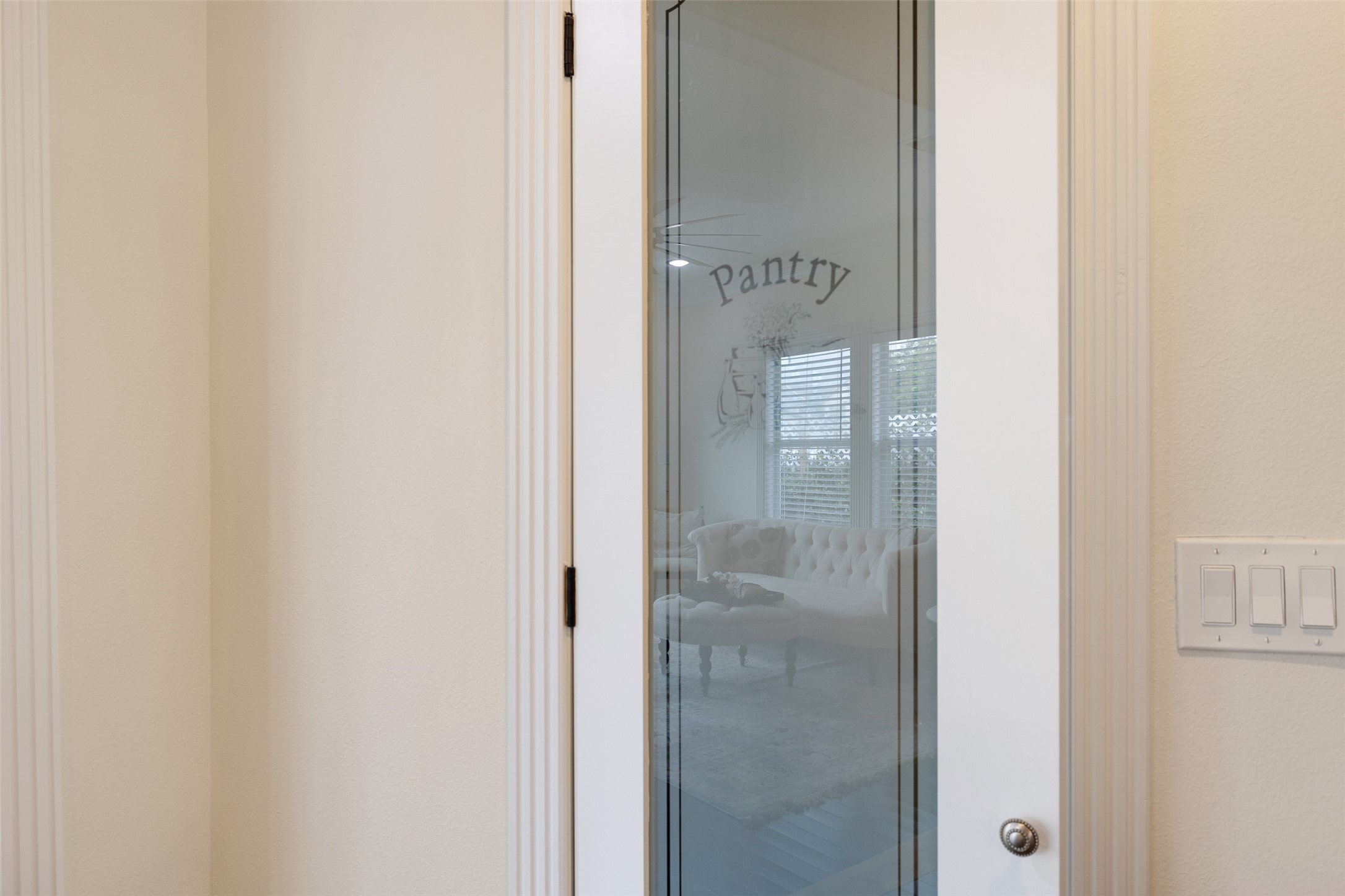 608 Jewett Street Houston, TX 77009 - Photo 14 of 23 a bathroom with a glass shower door