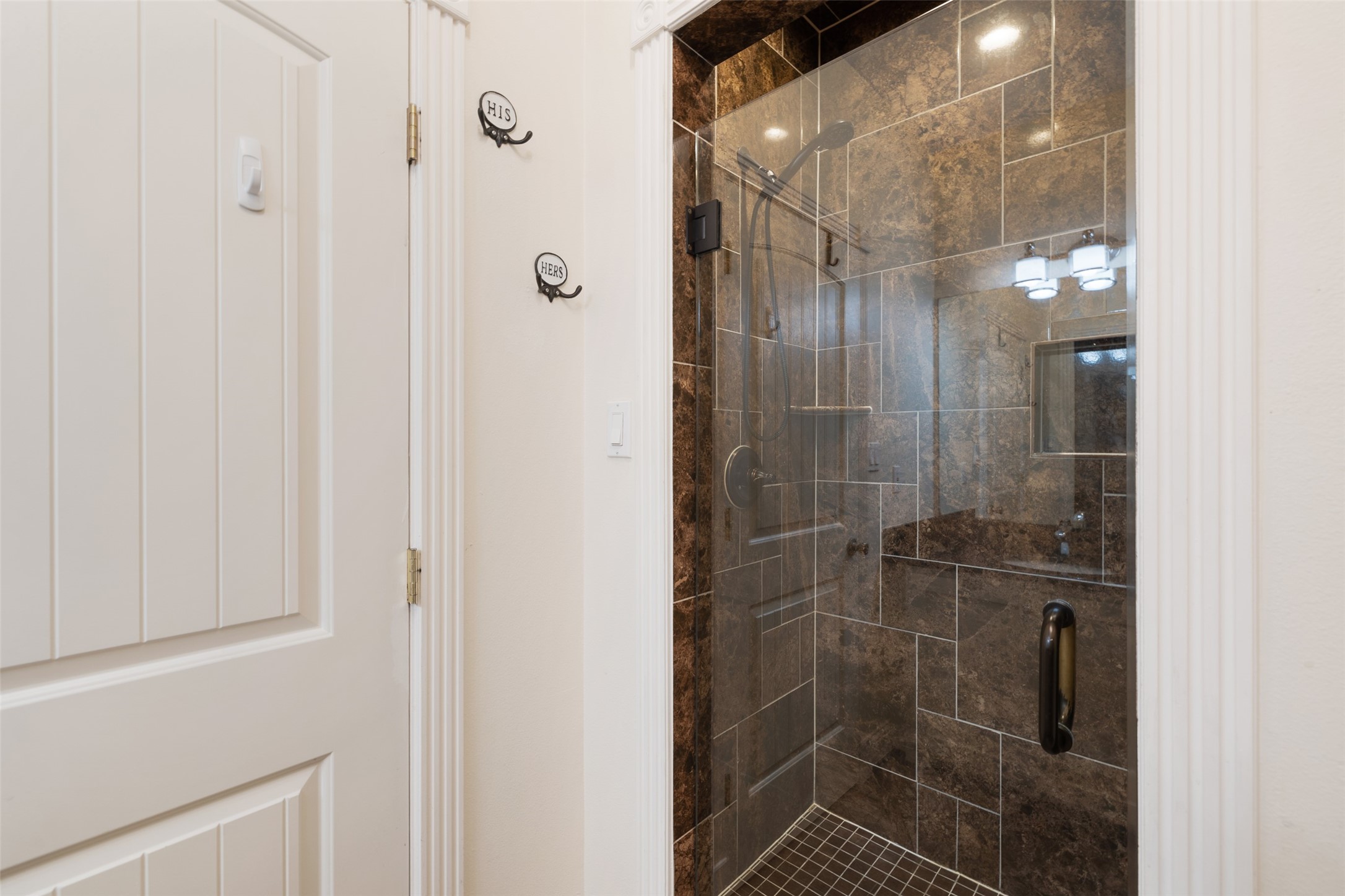608 Jewett Street Houston, TX 77009 - Photo 18 of 23 a bathroom with a shower