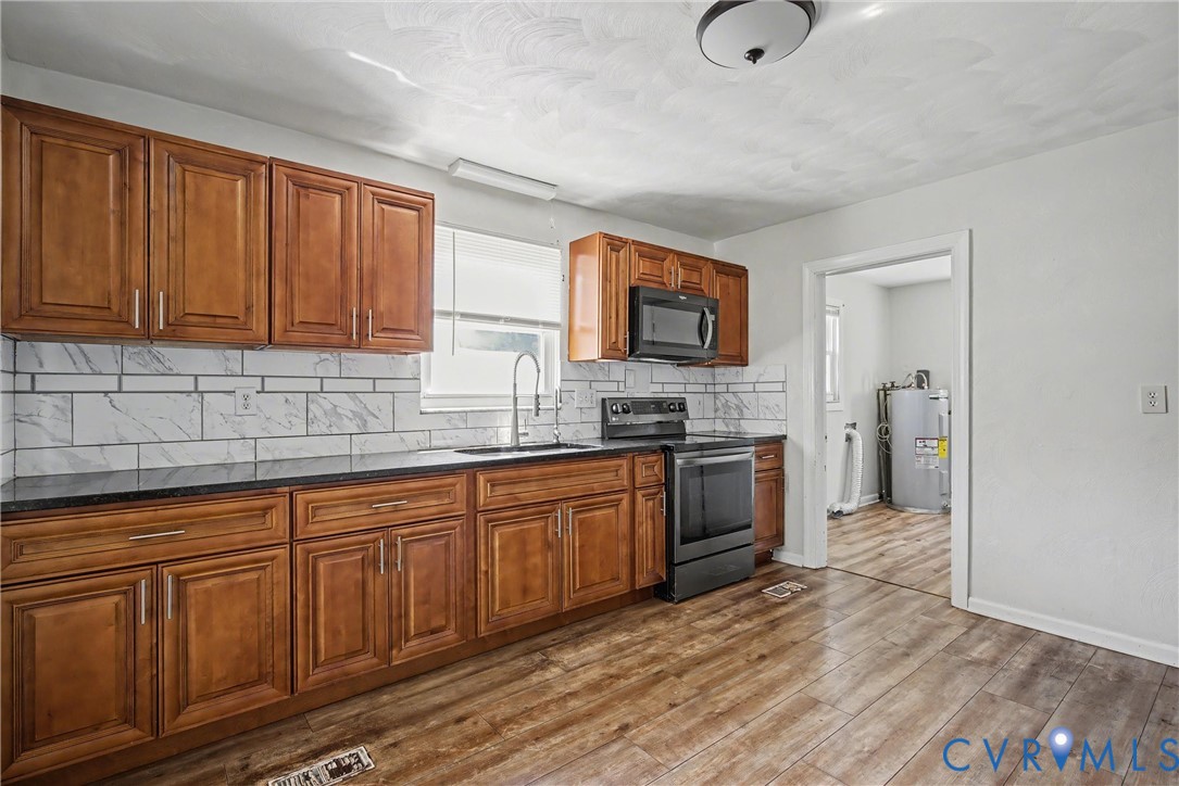 407 Henry Street Suffolk, VA 23434 - Photo 7 of 17