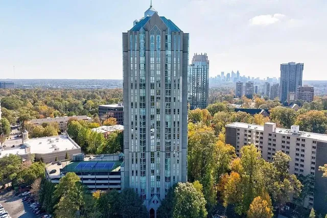 $2,100 | 2870 Pharr Ct S Northwest, Unit 1902, Atlanta, GA 30305