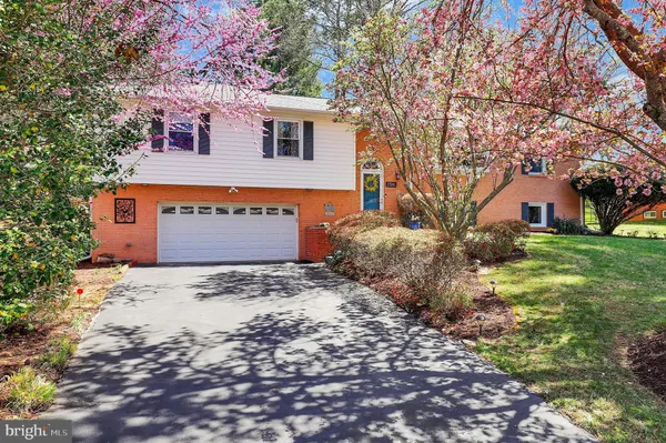 $798,500 | 17641 Prince Edward Drive, Olney, MD 20832