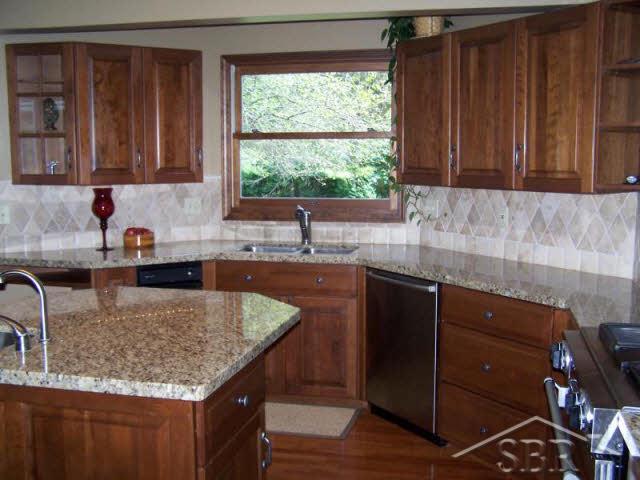 6370 North River Road Freeland, MI 48623 - Photo 1 of 20 20070928.JPG