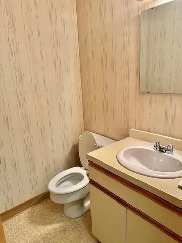 $975 | 251 7th Street, Unit C204, New Kensington, PA 15068