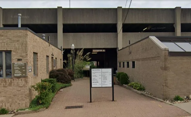 $975 | 251 7th Street, Unit C204, New Kensington, PA 15068